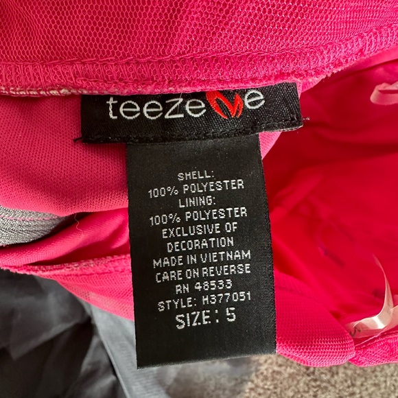 Party Dresss - Picture 2 of 4